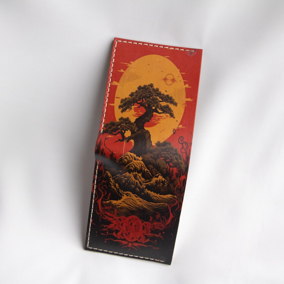 Japon Ağacı Desenli Hakiki Deri Cüzdan – El Yapımı, Bonsai ve Gün Doğumu Tasarımı